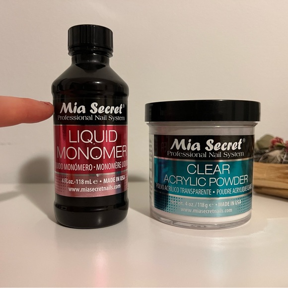 Mia Secret, Clear Acrylic and Monomer - Picture 2 of 2
